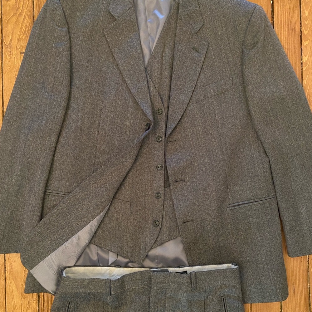 Vintage 80s Three-Piece Gray Men's Suit - Blazer, Vest & Trousers